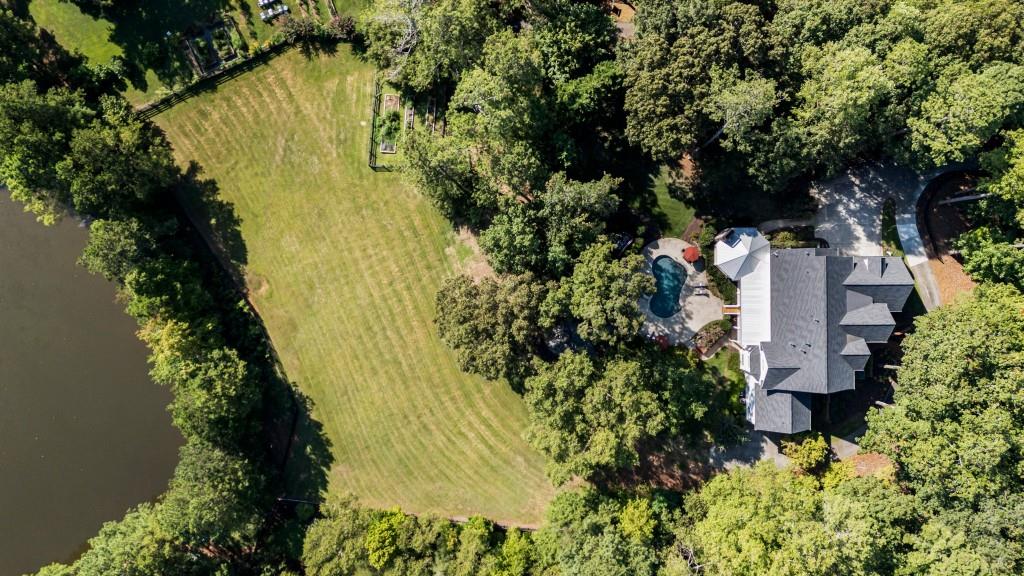 925 Pleasant Hollow Trail