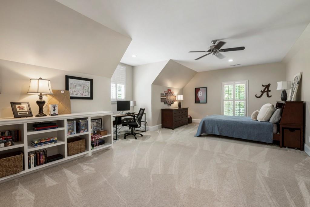 925 Pleasant Hollow Trail