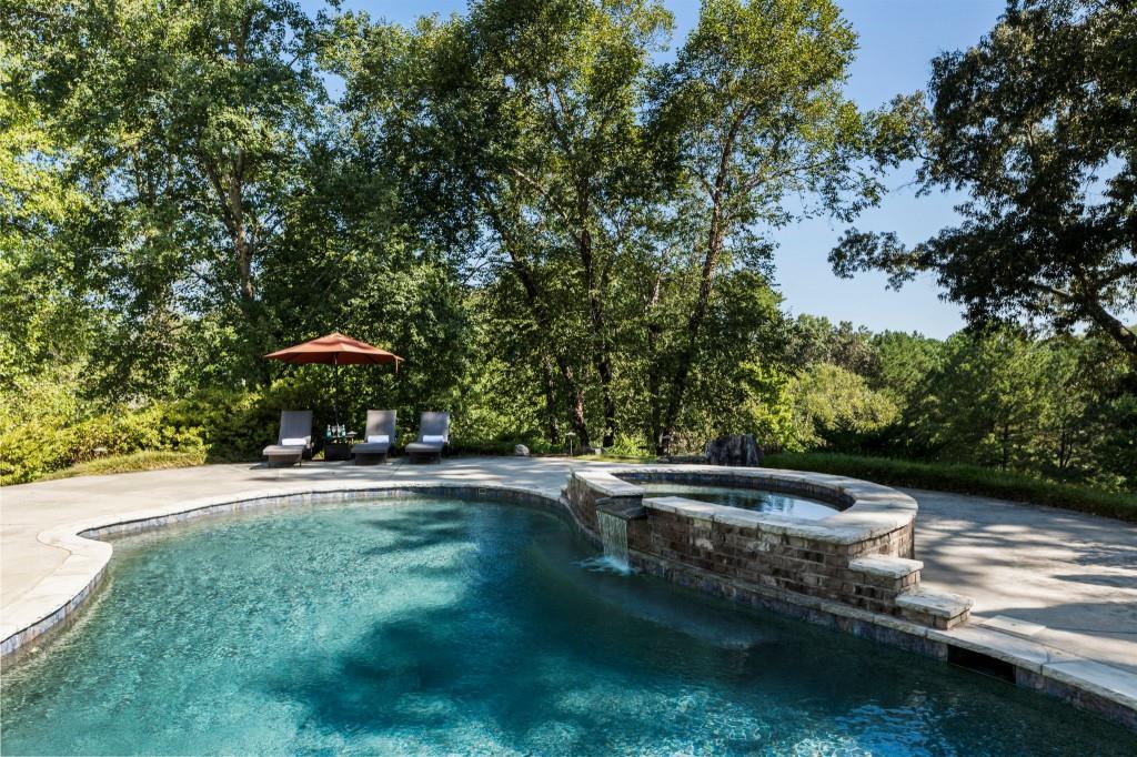 925 Pleasant Hollow Trail