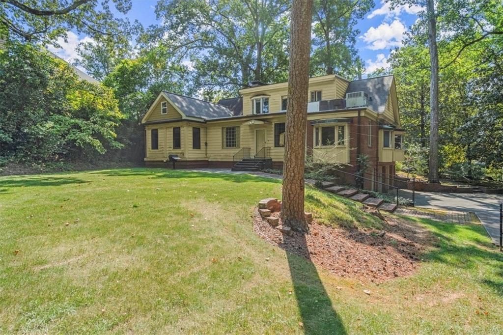 948 Wendover Drive NE