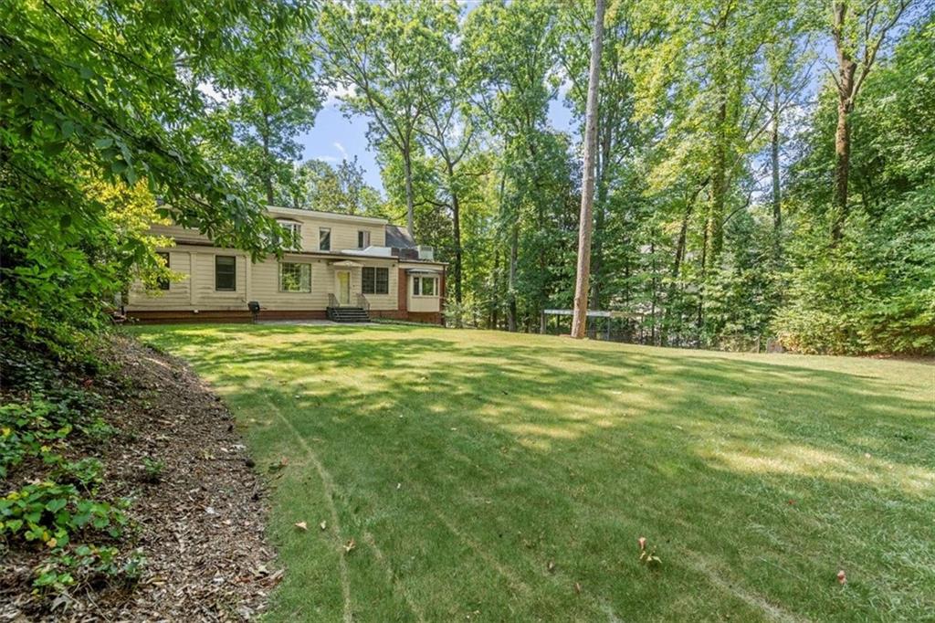948 Wendover Drive NE