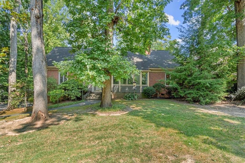 948 Wendover Drive NE
