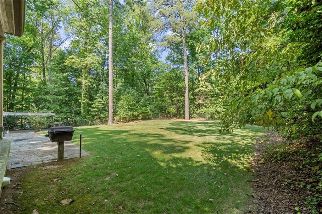 948 Wendover Drive NE