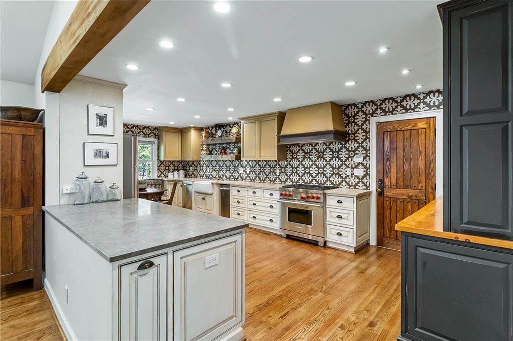 2746 Margaret Mitchell Drive NW