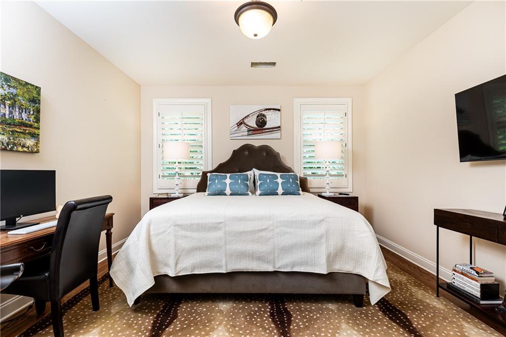 2775 Paces Lookout Lane SE