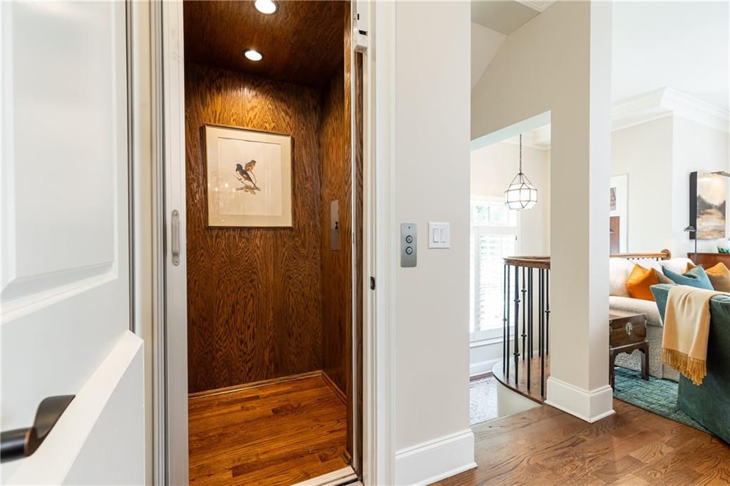 2775 Paces Lookout Lane SE