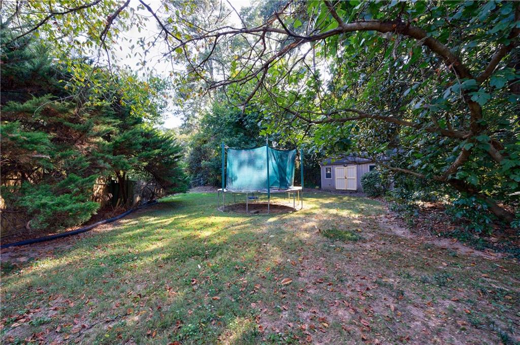 880 W Wesley Road NW