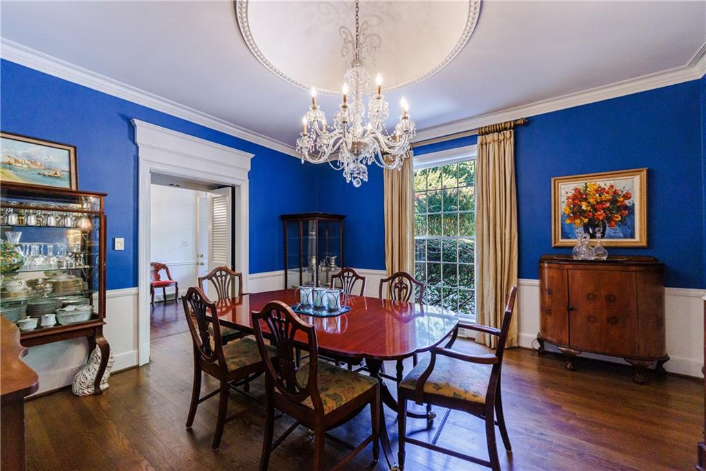 880 W Wesley Road NW