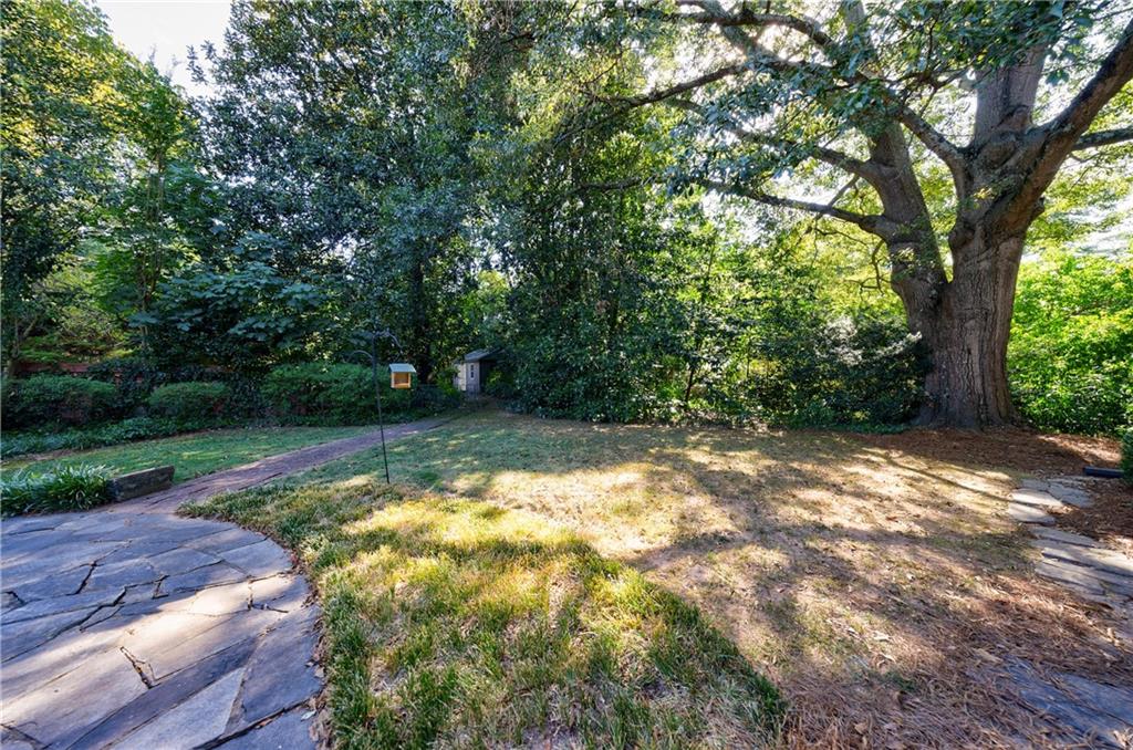 880 W Wesley Road NW