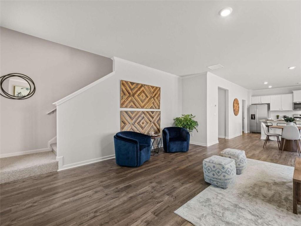 6103 Zephyr Lane E