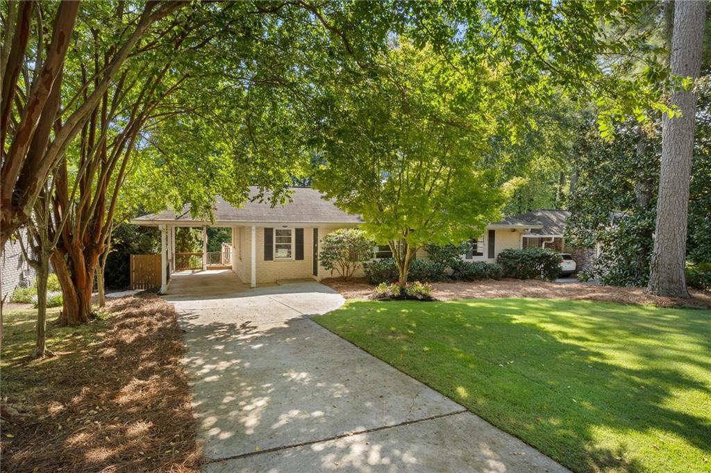 1886 Fairway Circle NE