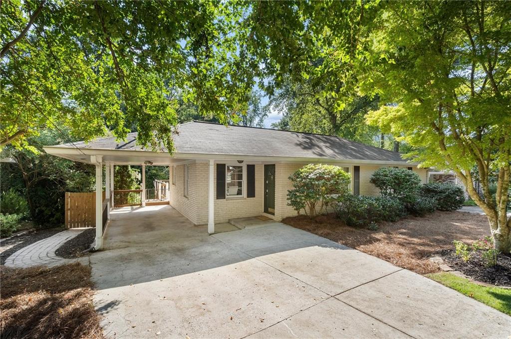 1886 Fairway Circle NE