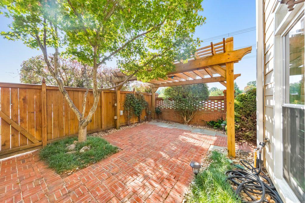 1490 Herndon Lane