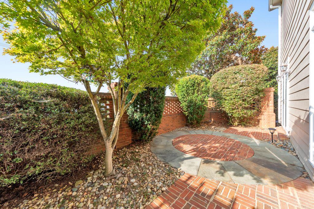 1490 Herndon Lane