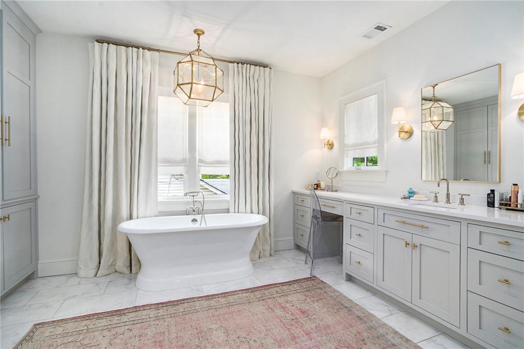 85 Peachtree Hills Avenue NE