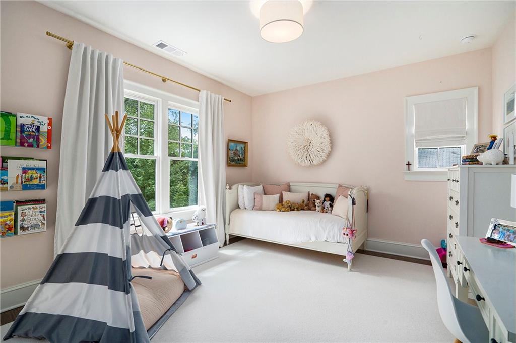 85 Peachtree Hills Avenue NE