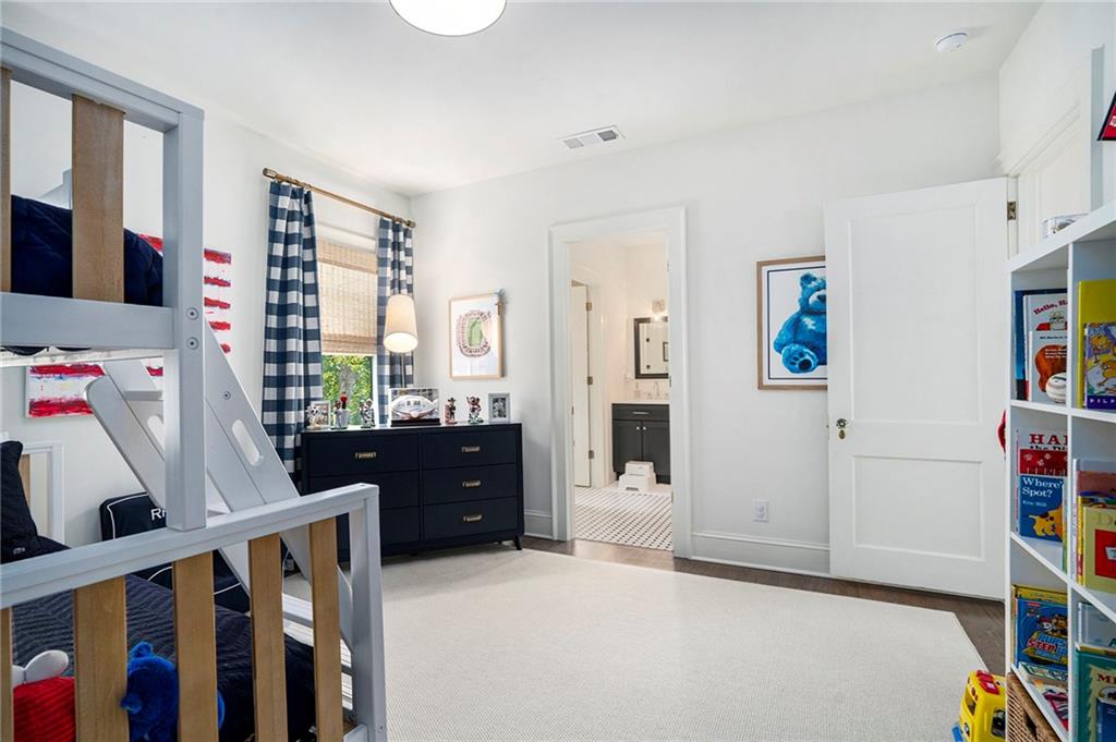 85 Peachtree Hills Avenue NE