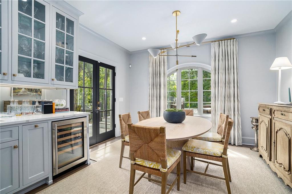 85 Peachtree Hills Avenue NE