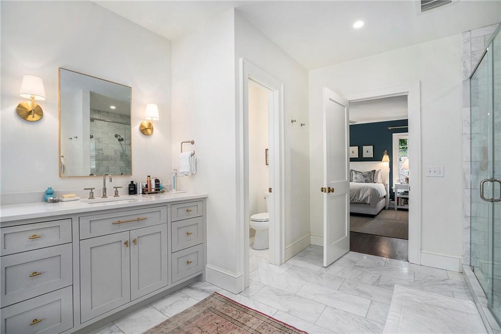 85 Peachtree Hills Avenue NE