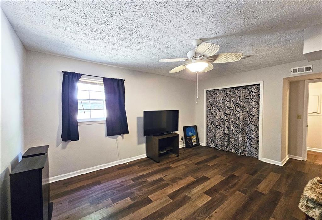 6273 New Mill Trail