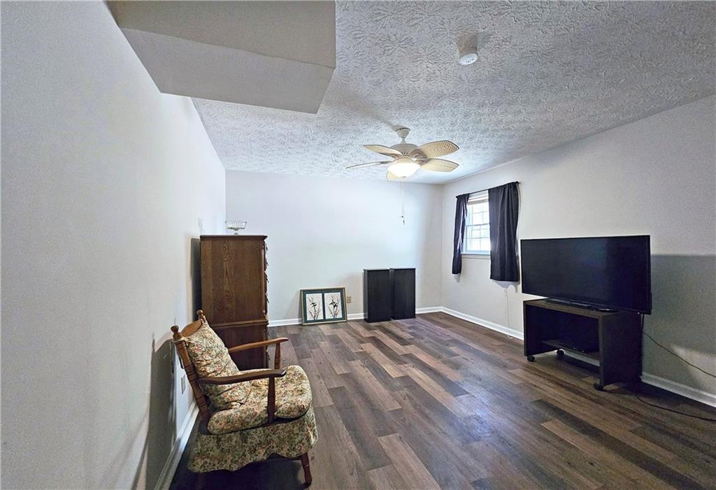 6273 New Mill Trail