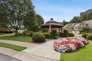 122 Westchester Drive SE