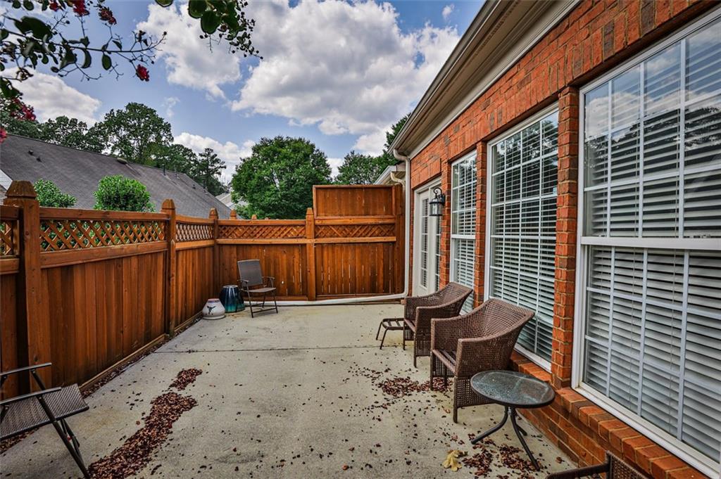 122 Westchester Drive SE