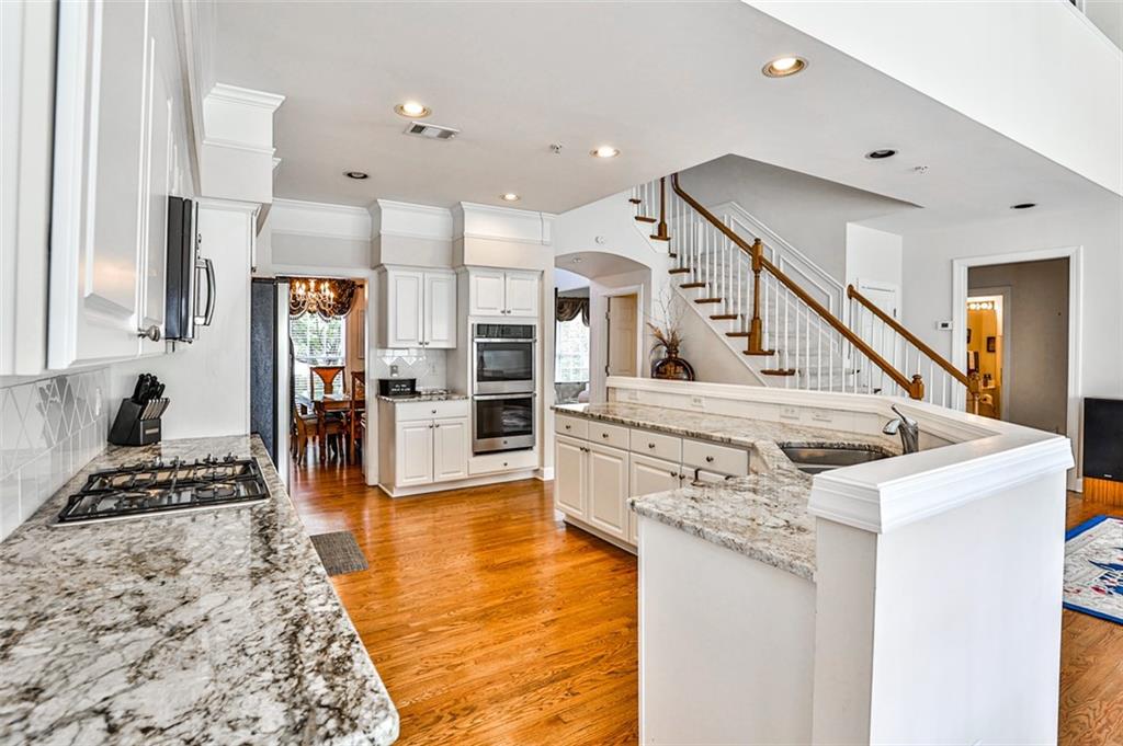 122 Westchester Drive SE