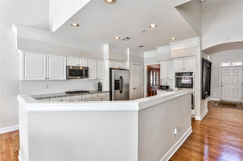 122 Westchester Drive SE