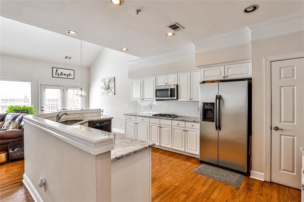 122 Westchester Drive SE