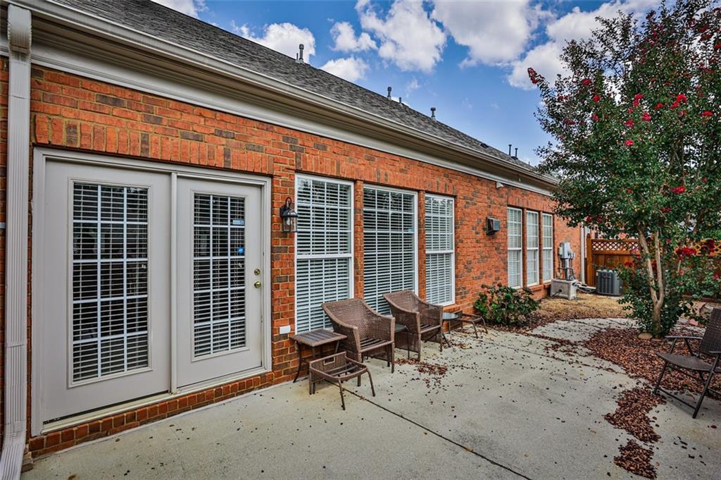 122 Westchester Drive SE