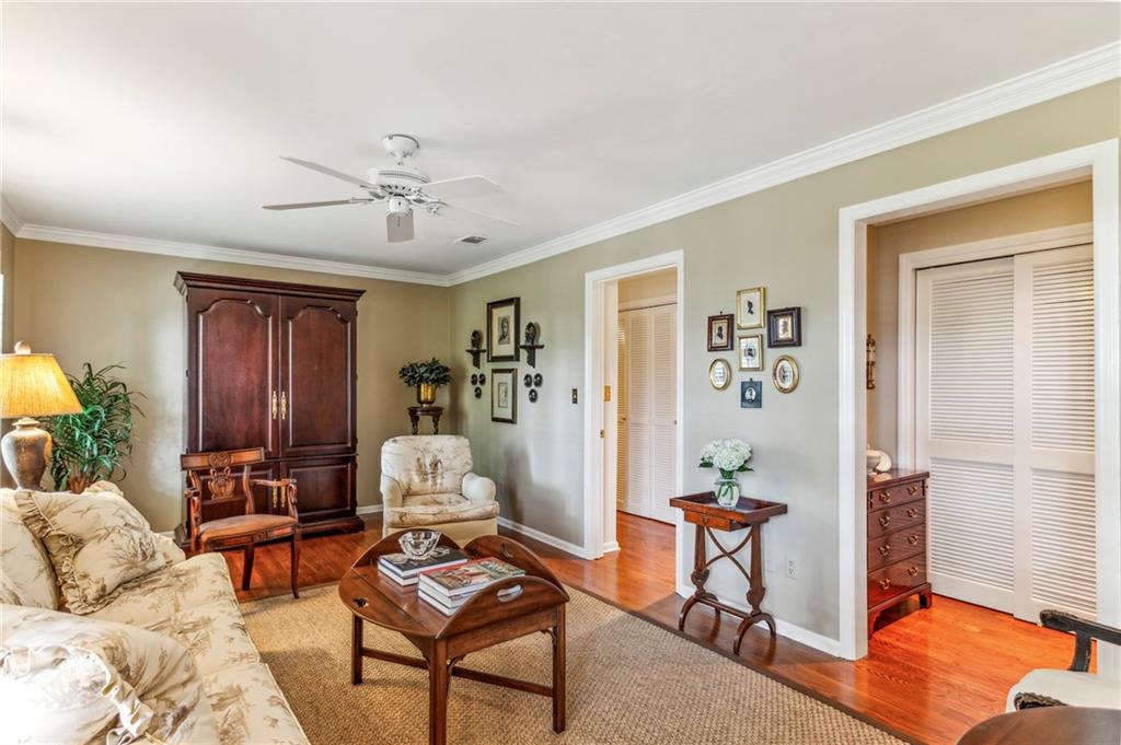 70 Old Ivy Road NE Unit 10