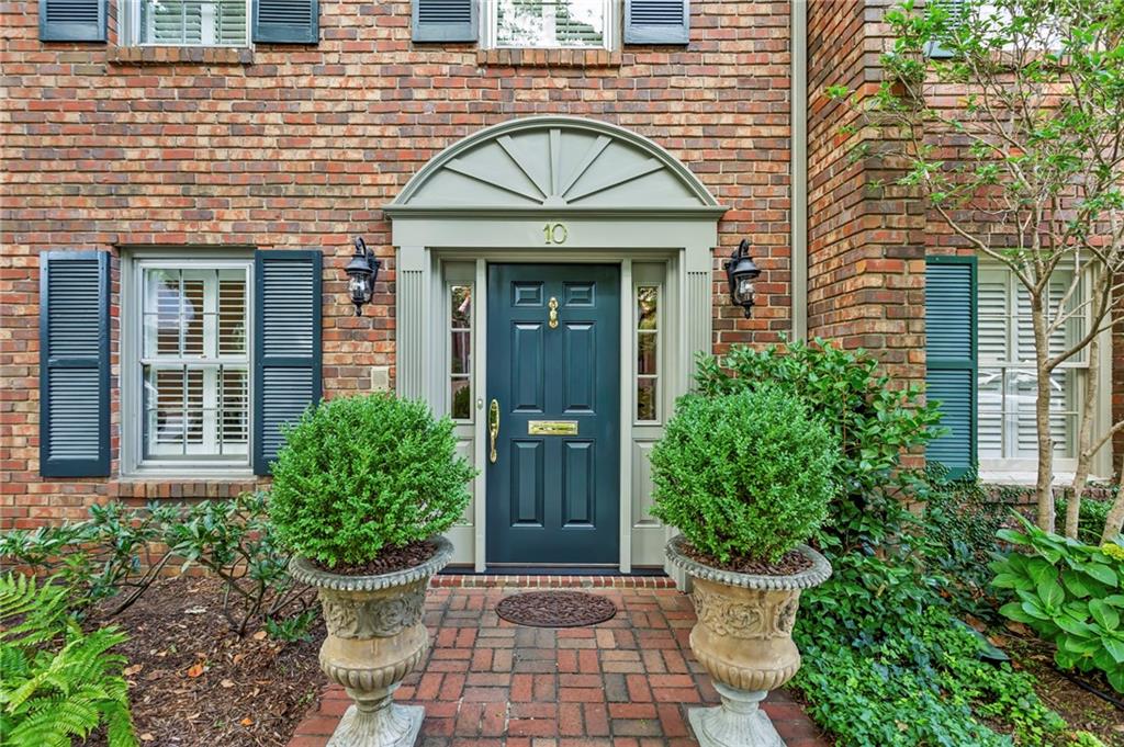 70 Old Ivy Road NE Unit 10