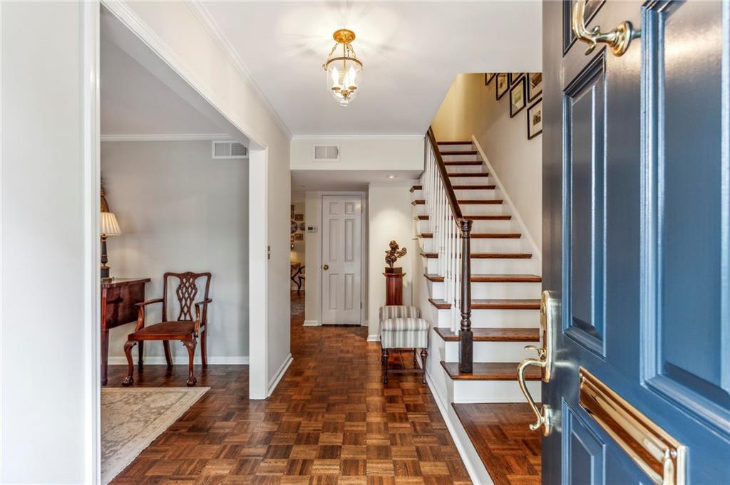 70 Old Ivy Road NE Unit 10