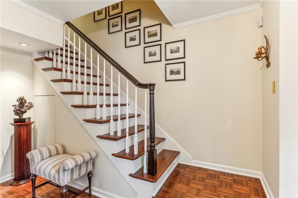 70 Old Ivy Road NE Unit 10