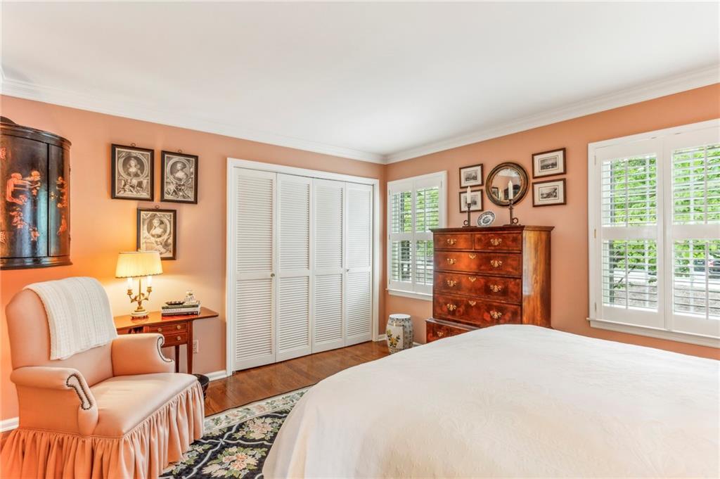 70 Old Ivy Road NE Unit 10