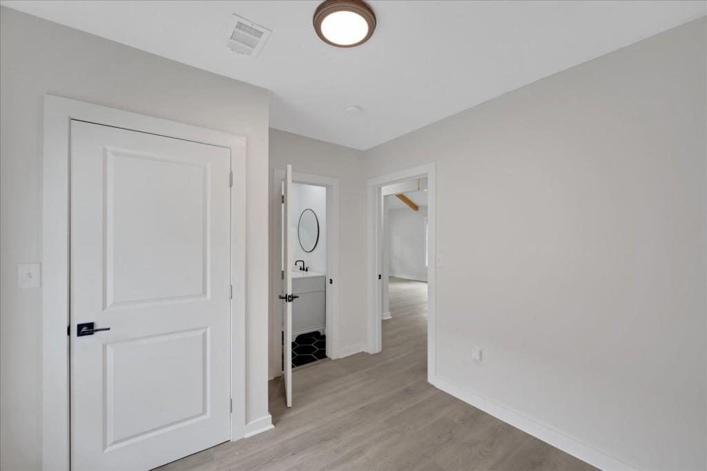 1046 Ashby Grove