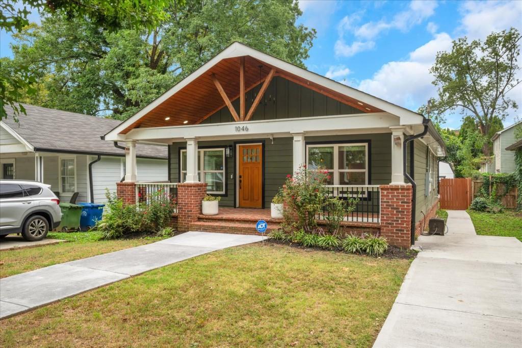 1046 Ashby Grove