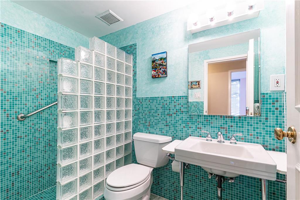 2637 Peachtree Road NE Unit 410