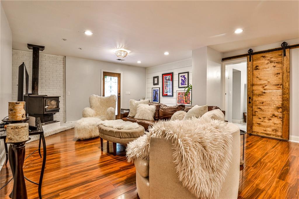 891 Brentwood Drive SE