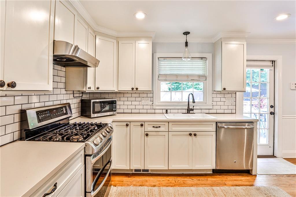 891 Brentwood Drive SE
