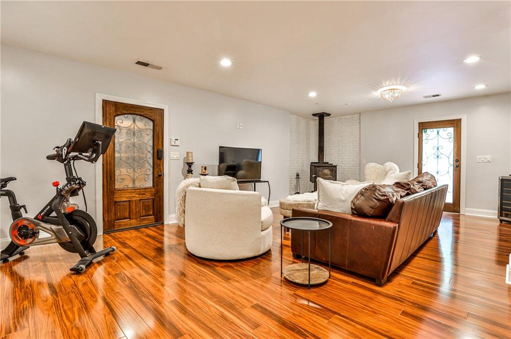 891 Brentwood Drive SE