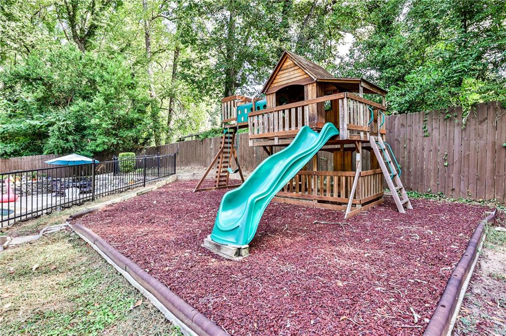 891 Brentwood Drive SE