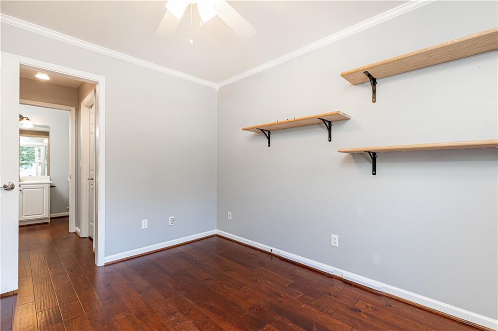 908 Soaring Way