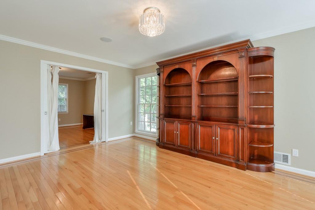 2404 Riverglenn Circle