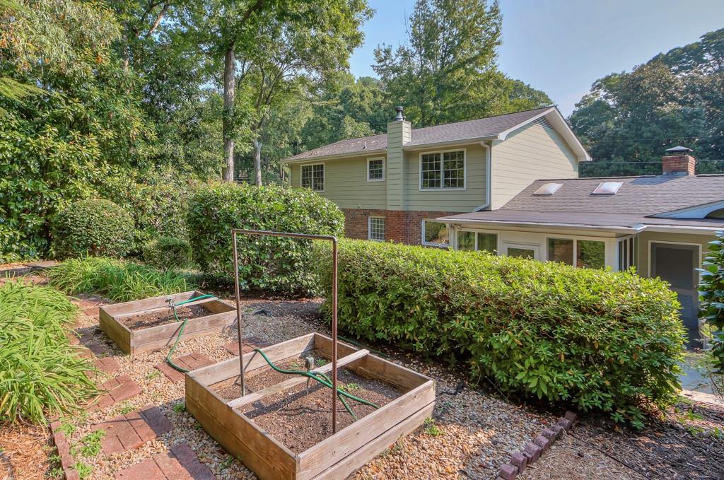 2404 Riverglenn Circle