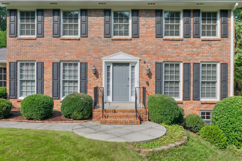 2404 Riverglenn Circle