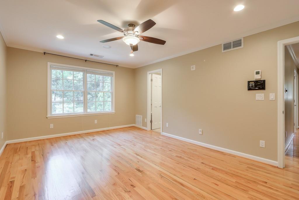 2404 Riverglenn Circle