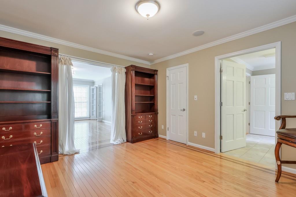 2404 Riverglenn Circle