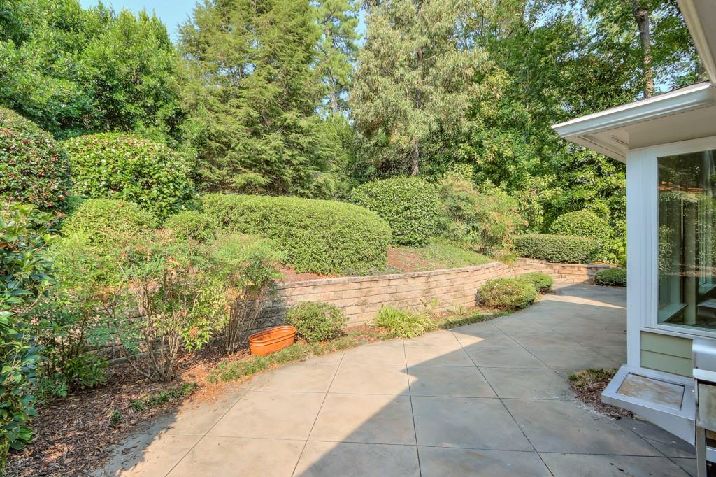2404 Riverglenn Circle